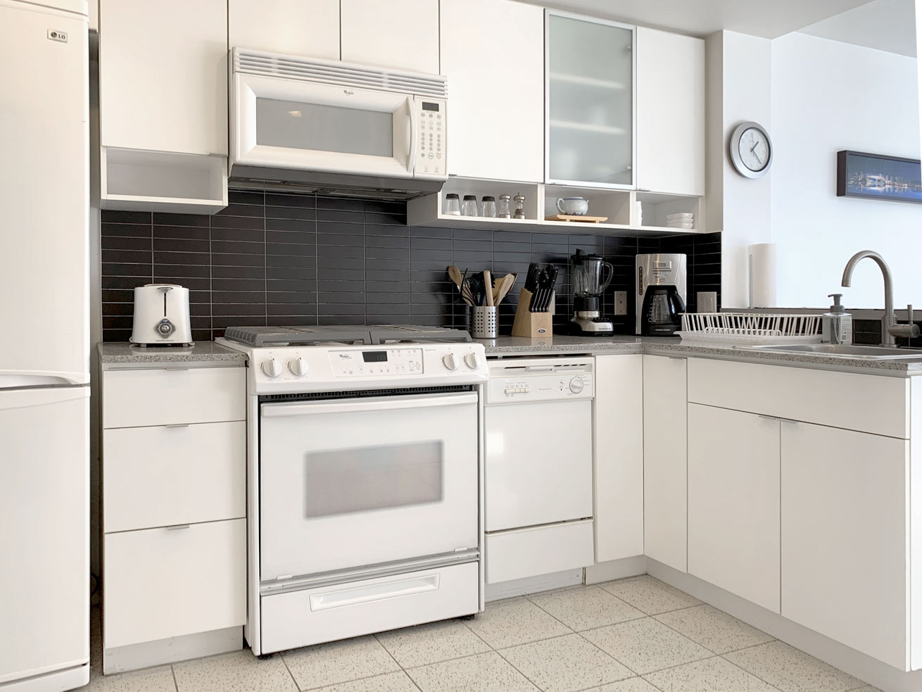 Yaletown apartment rentals max studio den kitchen