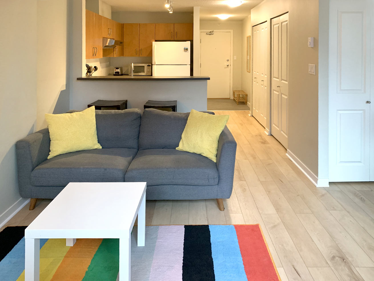 Oscar studio 1 bar and stools Vancouver condo rentals oscar studio bar